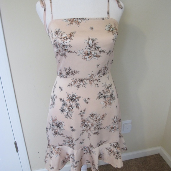 🔴🔴🔴SOLD🔴🔴🔴Express Women's Spring bridal shower Easter Casual Dress - Picture 8 of 9